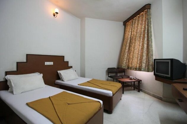 Hotel Kadamba Comforts - Photo5