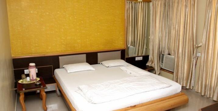 Hotel Landmark Himmatnagar - Photo3