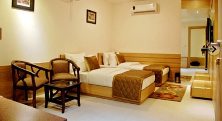 Hotel City Square - Photo2