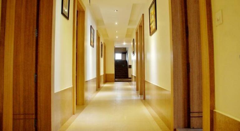 Hotel City Square - Photo4