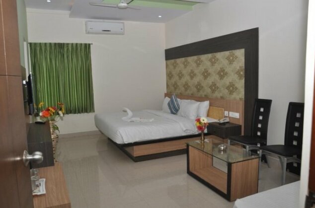 Hotel Sri Vaari Residency - Photo2