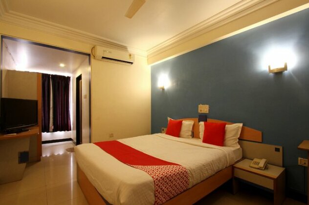 Hotel Dhammanagi Comforts - Photo3