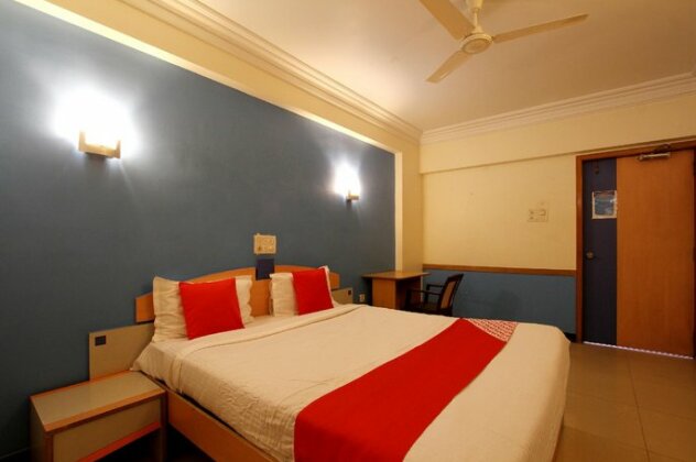 Hotel Dhammanagi Comforts - Photo4