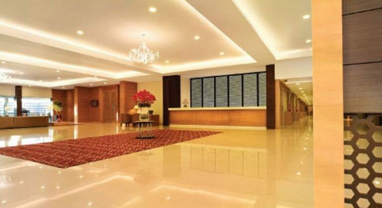 Hotel Naveen Lakeside - Photo3