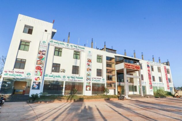 OYO 70001 Hotel Green Tree