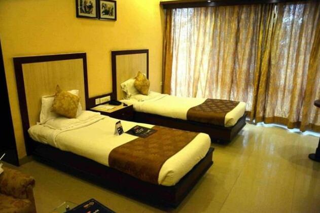 OYO Premium Vidya Nagar - Photo4