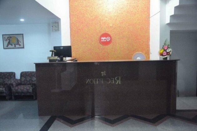 OYO Rooms Court Circle - Photo2