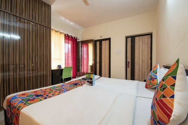 FabHotel Prime HiTech City - Photo4