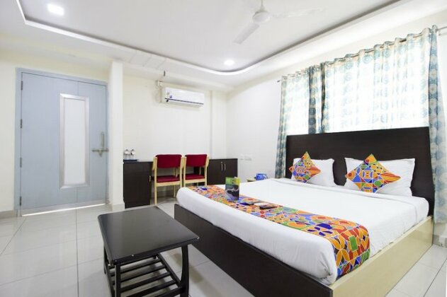 FabHotel Siri Inn Madhapur - Photo2