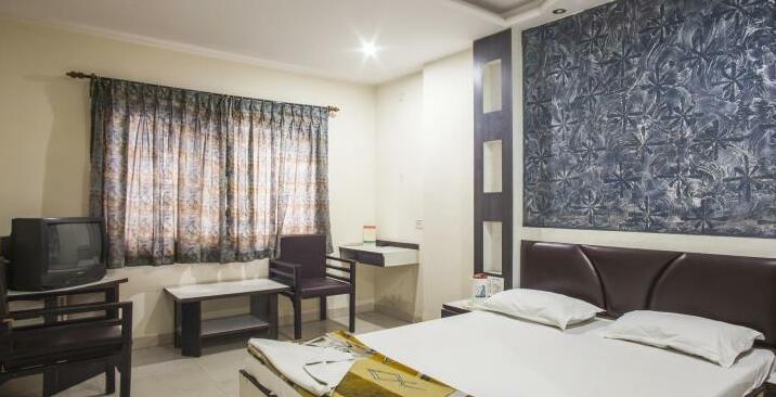 Hotel Aditya Deluxe - Photo2