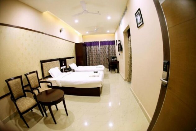 Hotel Sitara Grand Ramchandrapuram - Photo4