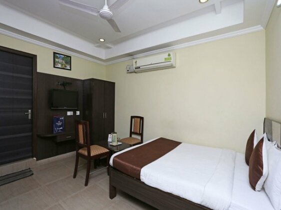 OYO 1108 Hotel Saraswathi Residency - Photo4