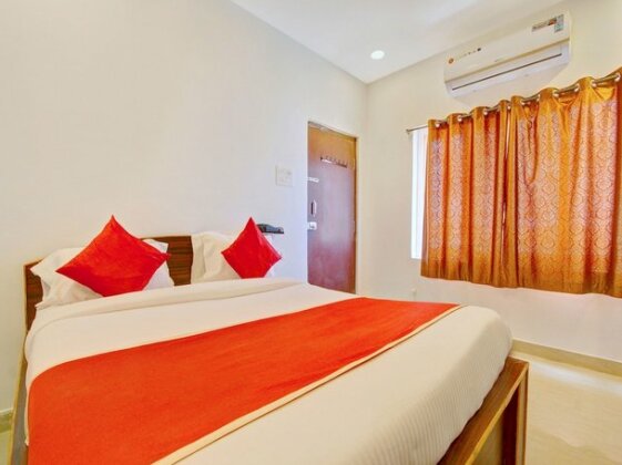 OYO 11670 Hotel Vishnu Priya Residency - Photo2