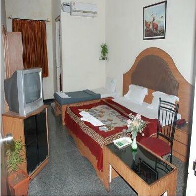 OYO 24204 Nav Bharath Residency - Photo4