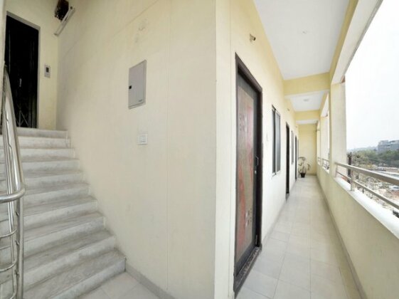 OYO 5564 Hitech Suites - Photo3