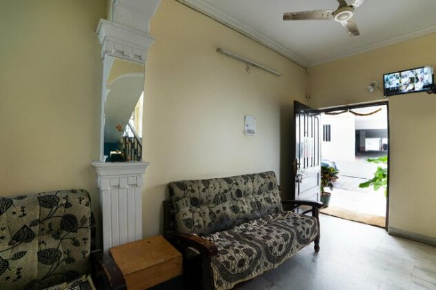 OYO 65225 Th Guest House - Photo2