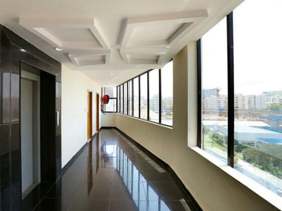 OYO Rooms Inorbit Mall - Photo3