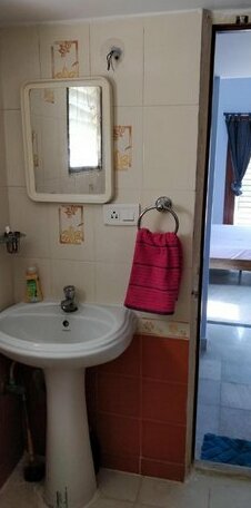 Pvt room in a fully furnished and serviced villa in a serene gated community - Photo2