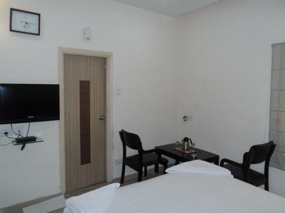 The Crown Hotel Hyderabad - Photo4