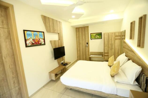 Daksh Residency Hotel - Photo5