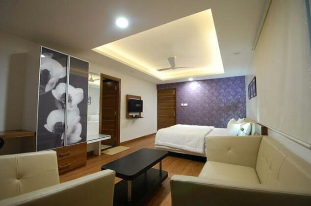 Hotel Ambassador Indore - Photo4