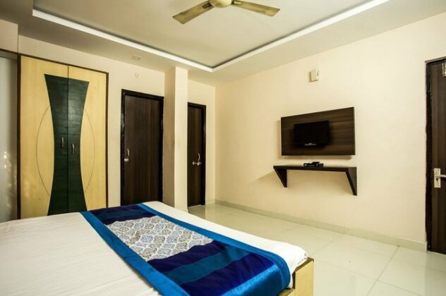 Oyo 3761 Hotel Om - Photo4