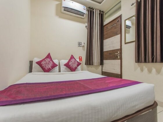 OYO 4042 Hotel Mehar Residency - Photo2