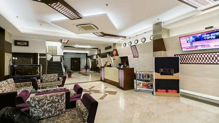 OYO Rooms Radisson Square - Photo2