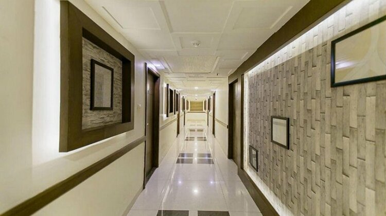OYO Rooms Radisson Square - Photo3