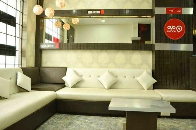 OYO Rooms Radisson Square - Photo4
