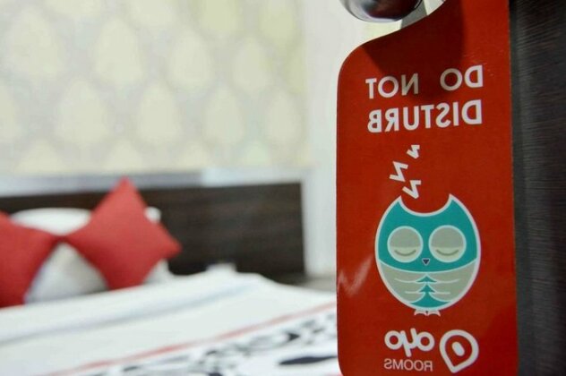 OYO Rooms Radisson Square - Photo5