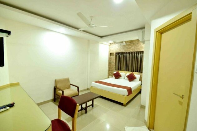 OYO Rooms TI Mall Nath Mandir Road - Photo3