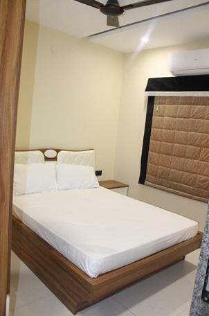 Stay10 Luxury Service Apartment - Photo2