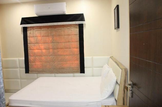 Stay10 Luxury Service Apartment - Photo3