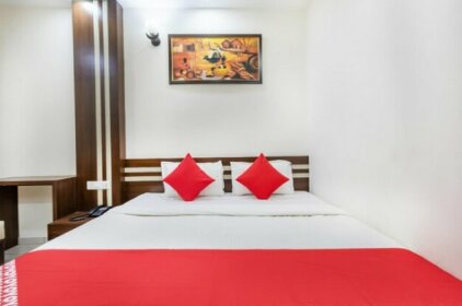 OYO 42068 Hotel Vinayak Palace