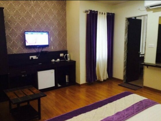 Hotel The Samrat - Photo4