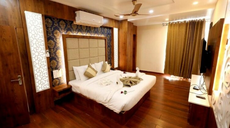 Hotel Yuvraj Grand Jabalpur - Photo2