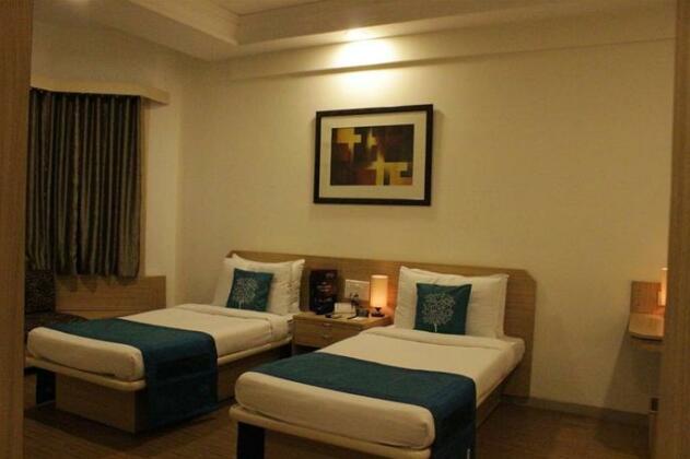 OYO Premium Dashmesh Dwar Jabalpur - Photo5