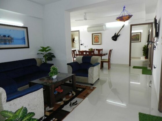Airport Runway View Apartment - Photo2
