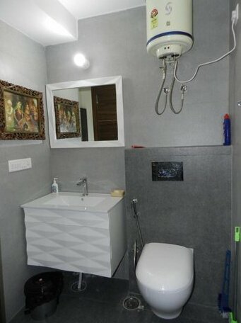 Airport Runway View Apartment - Photo4