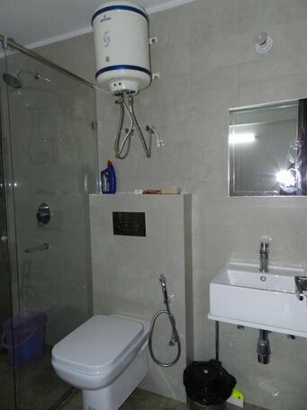 Airport Runway View Apartment - Photo5