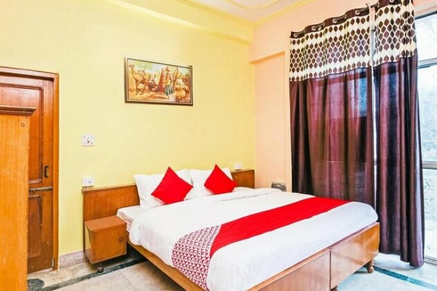 Apurva Deluxe - Photo2