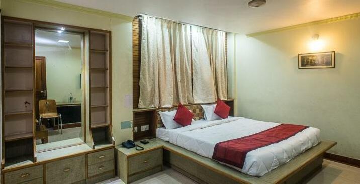 Fly View Hotel - Photo2