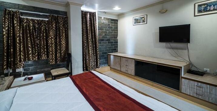 Fly View Hotel - Photo4