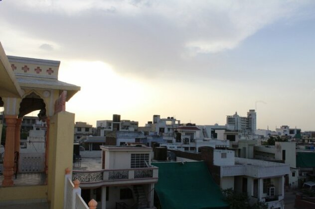  Photo 1