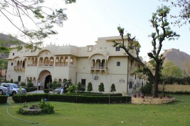 Hotel Dhula Garh - Photo4