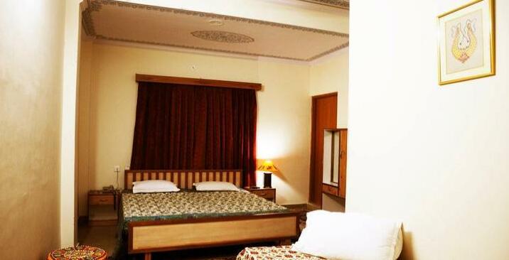 Hotel Fort Madhogarh - Photo2