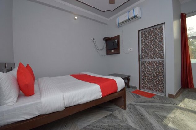 Hotel Govindam Palaza - Photo2