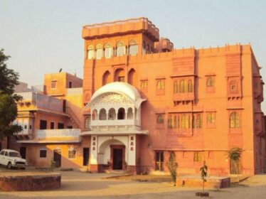 Hotel Tordi Palace - 100 km Jaipur
