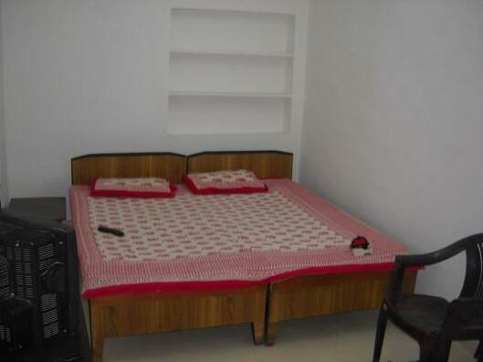  Photo 1